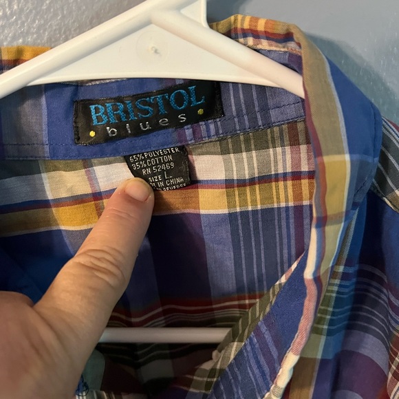 Light weight mens short sleeve button down - Picture 2 of 3